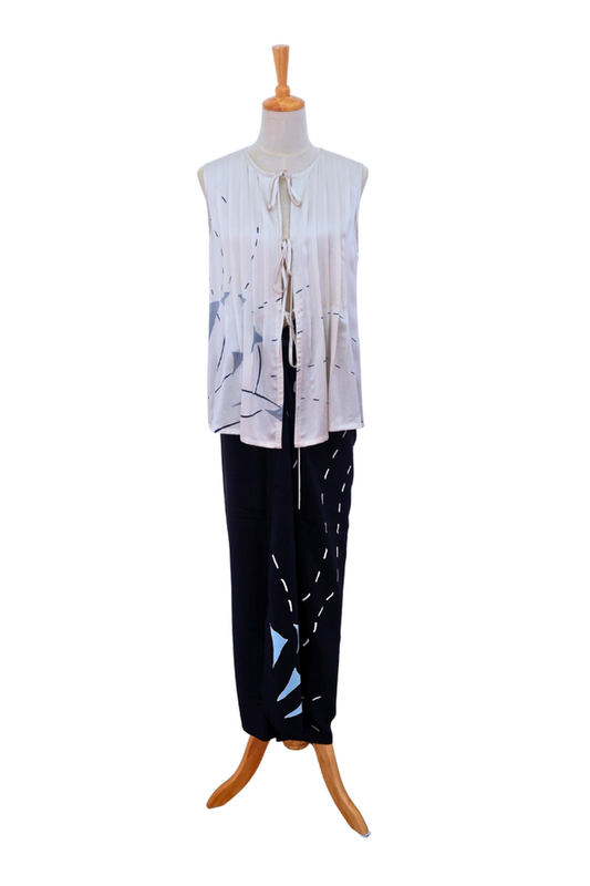 Pleated Blouse & Pareo Batik Ensemble